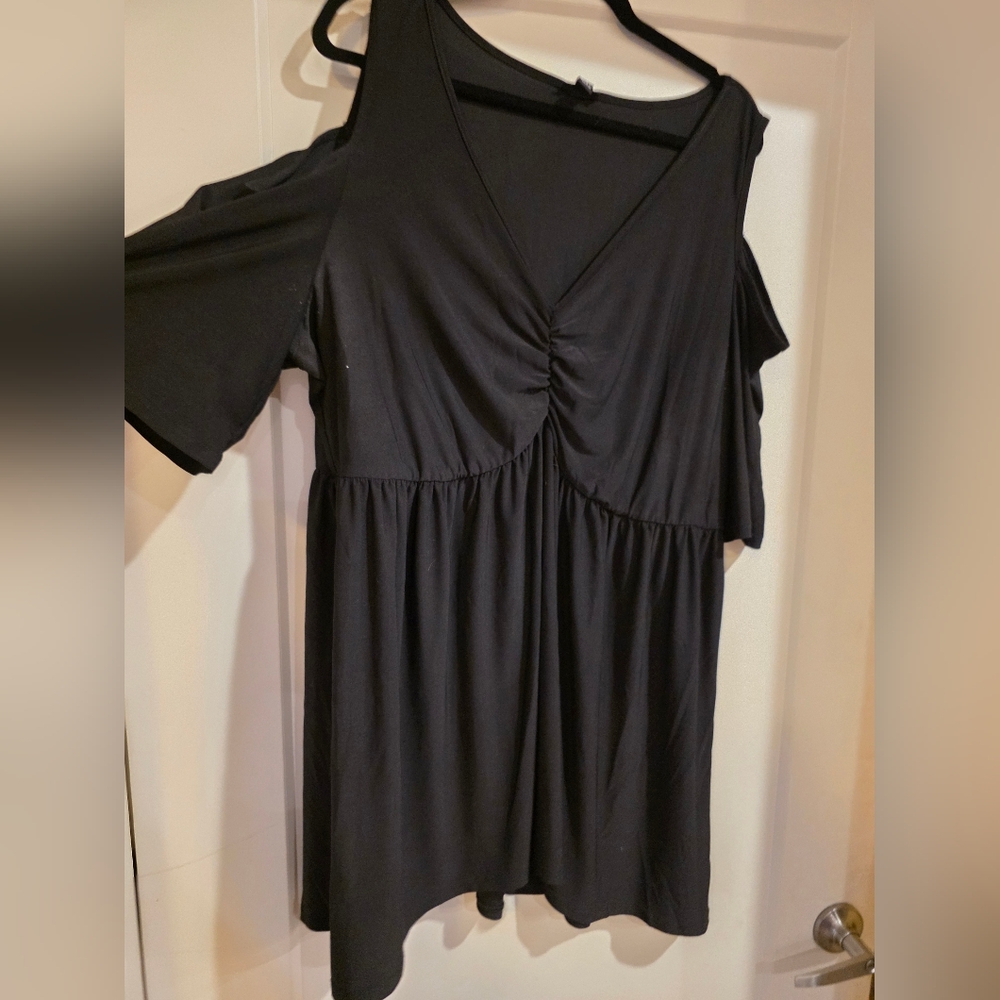 Chic Black Cold Shoulder Top